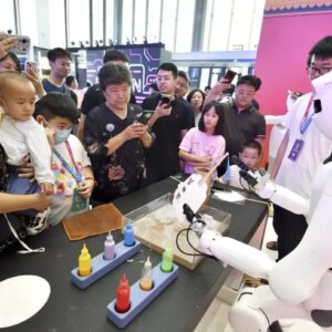 2025 dunya robot konferansi basladi X529xAJY