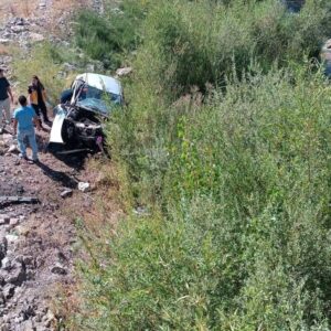 sivasta otomobil dere yatagina uctu iki olu 39KUFJ7m