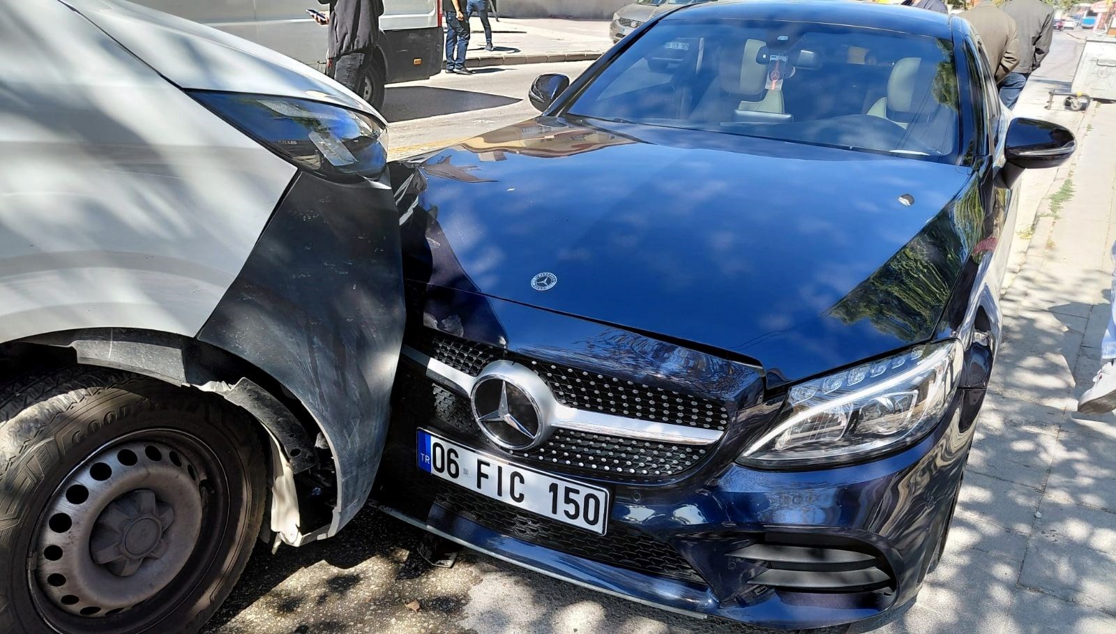 ankarada iki otomobil carpisti 2 yarali BjGMc3As