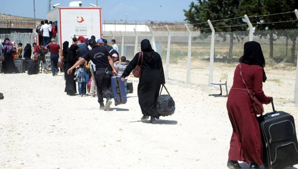 bakan yerlikaya ulkesine donus yapan suriyeli sayisini acikladi RxiVigs2