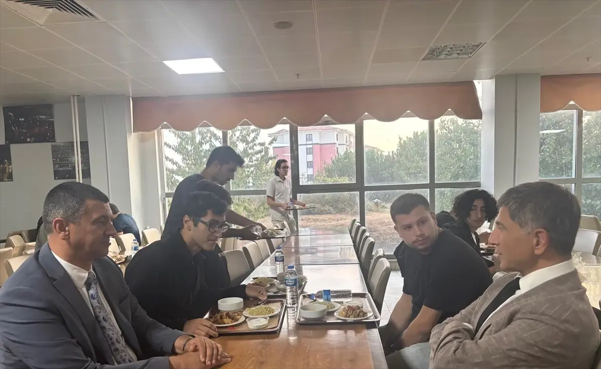 corlu kaymakami ogrenci yurdunu ziyaret etti ESKnSjXi