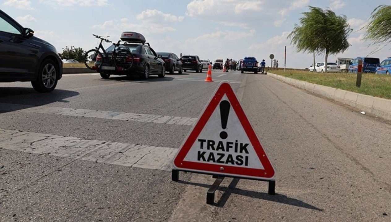 corumda motosiklet ile otomobil carpisti lxOt7xhn