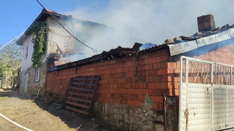 ivrindide ev yangini kontrol altina alindi VXlXhauW