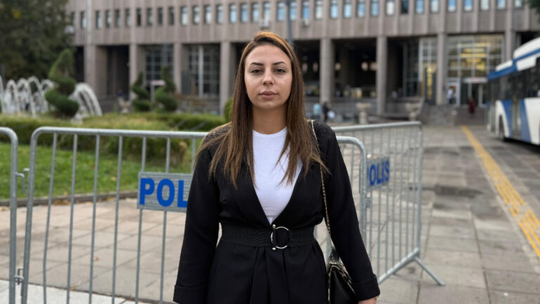 ankarada arkadasina kredi kartini verdi hakkinda 54 ayri sorusturma acildi b44Ipvjd.jpg