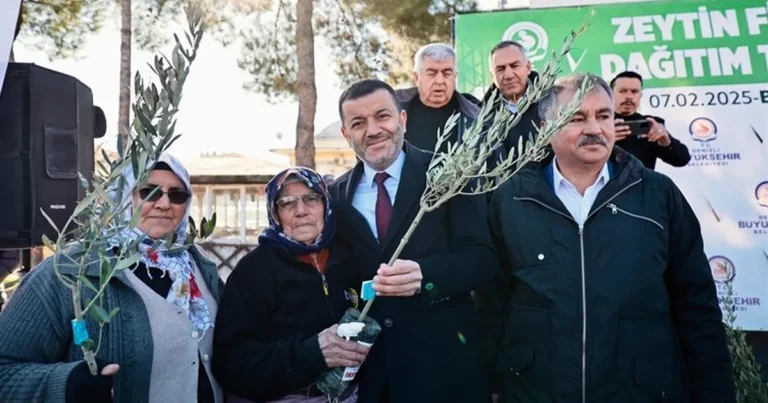 denizlide-ureticiye-100-bin-zeytin-fidani-destegi-Jwy2aFJC.webp