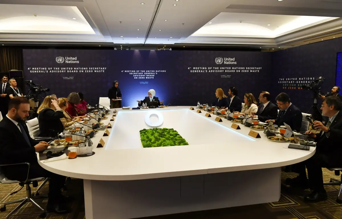 emine erdogan bm sifir atik yuksek duzeyli sahsiyetler danisma kurulunun toplantisina baskanlik etti lm5byfHd.jpg