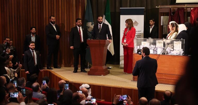 esad sonrasi suriye sandik basina gitti Wx2uWzRl