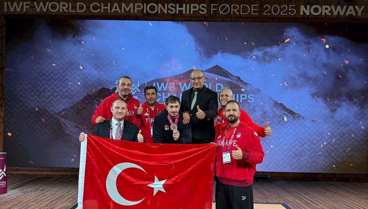 milli halterci genc dunya 3uncusu TBsIpkqG