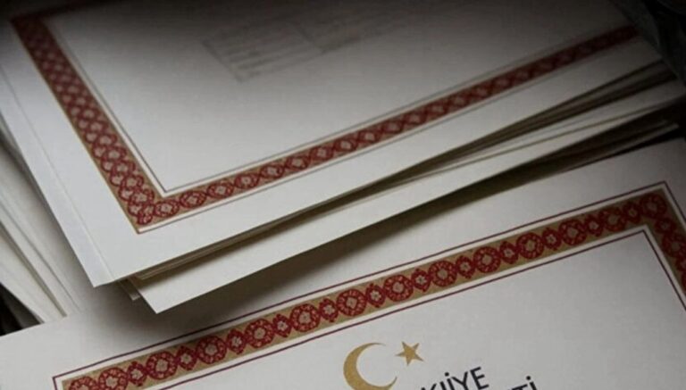 sahte e imza davasi tahliye edilen 5 sanik yeniden tutuklandi 9VImpXWv.jpg