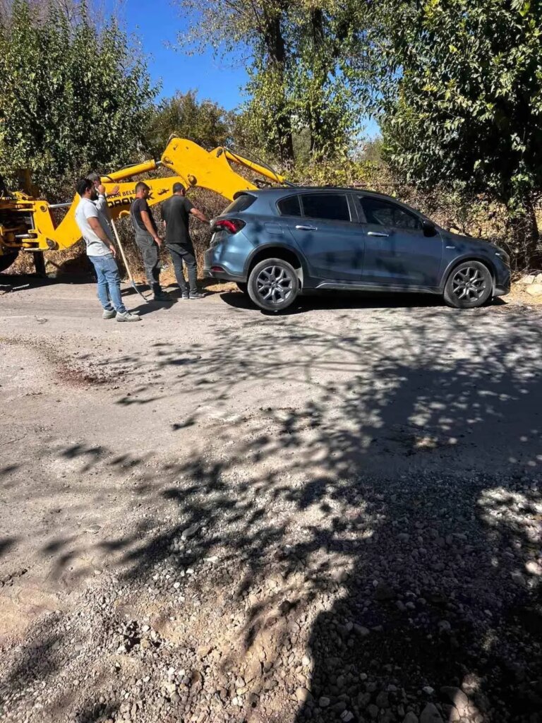 siirtte otomobil cukura dustu yarali yok WfJdFnb3