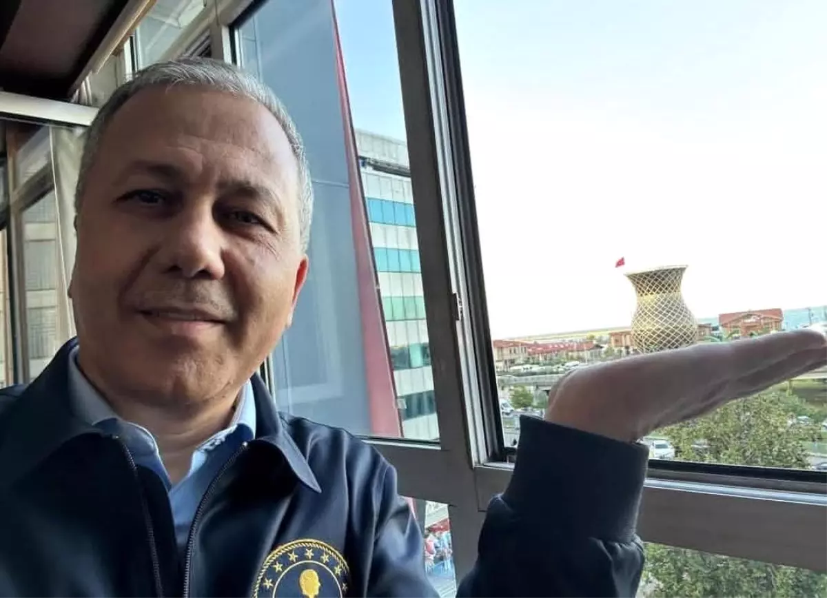 yerlikaya da akima uydu dev bardakla poz verdi YwvQHeF6.jpg