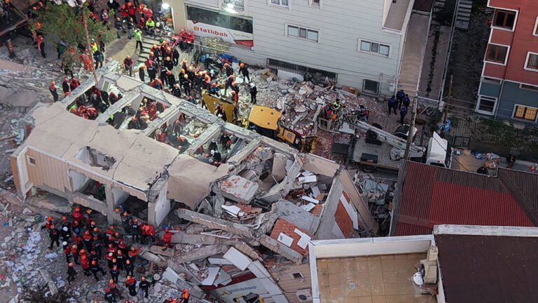 29 ekimde bina cokmustu gebzede coken binada ailesini kaybeden dilaraya aci haber bugun verildi iVSyVuZu.jpg