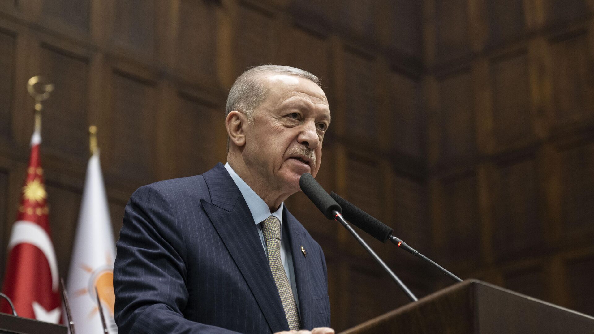 erdogan ozel chpnin yanlislarini duzeltme noktasinda iyi bir sinav veremiyor mRayAkU3.jpg