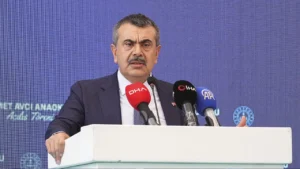 İstanbul’da Markette Bıçaklı Kavga: Müşteri Silah Çekti