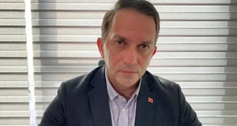 eski-akpli-acik-acik-uyardi-sandikta-faturasi-agir-olur-DU7wn4JZ